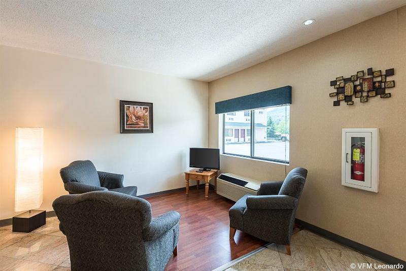 Suburban Studios Lavale-Cumberland image