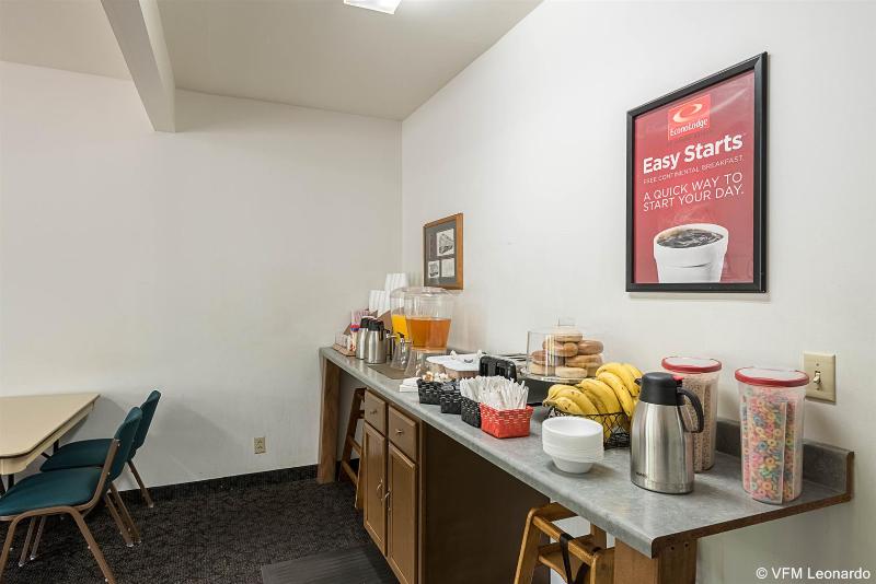 Suburban Studios Lavale-Cumberland image