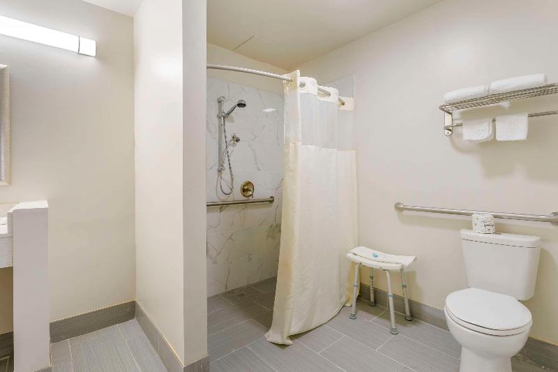 Suburban Studios Lavale-Cumberland image