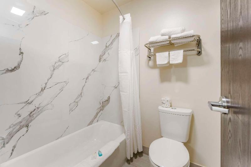 Suburban Studios Lavale-Cumberland image