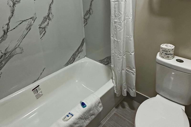 Suburban Studios Lavale-Cumberland image