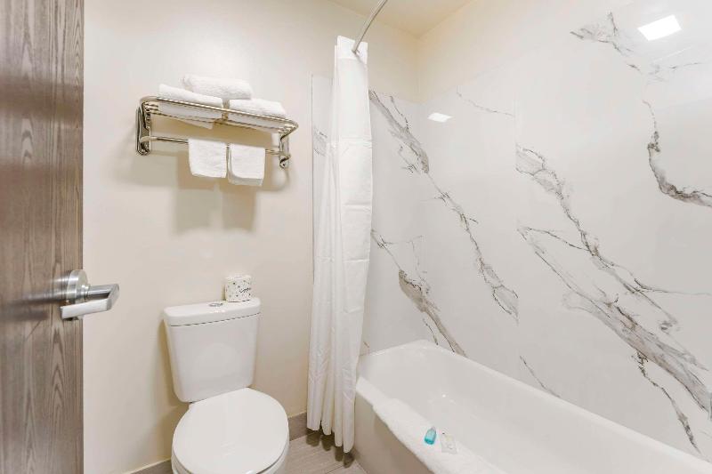 Suburban Studios Lavale-Cumberland image