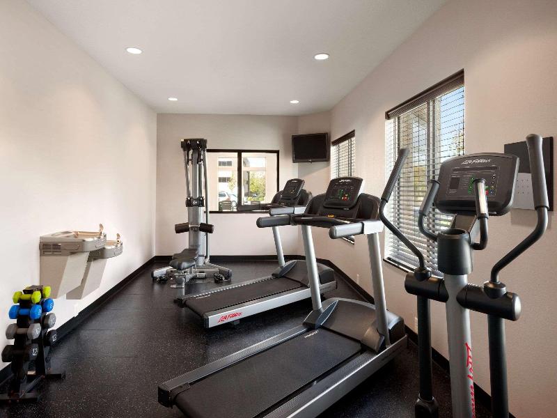 Country Inn & Suites by Radisson Greenville NC image