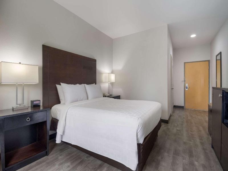 Quality Inn Shallotte Near Ocean Isle Beach image