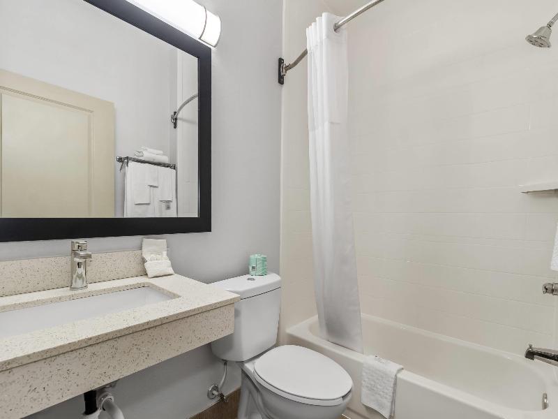 Quality Inn Shallotte Near Ocean Isle Beach image