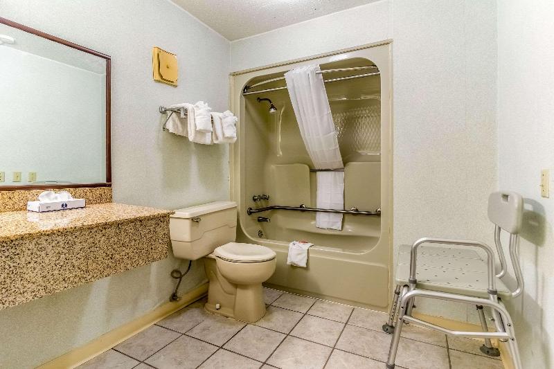 Econo Lodge Whiteville image