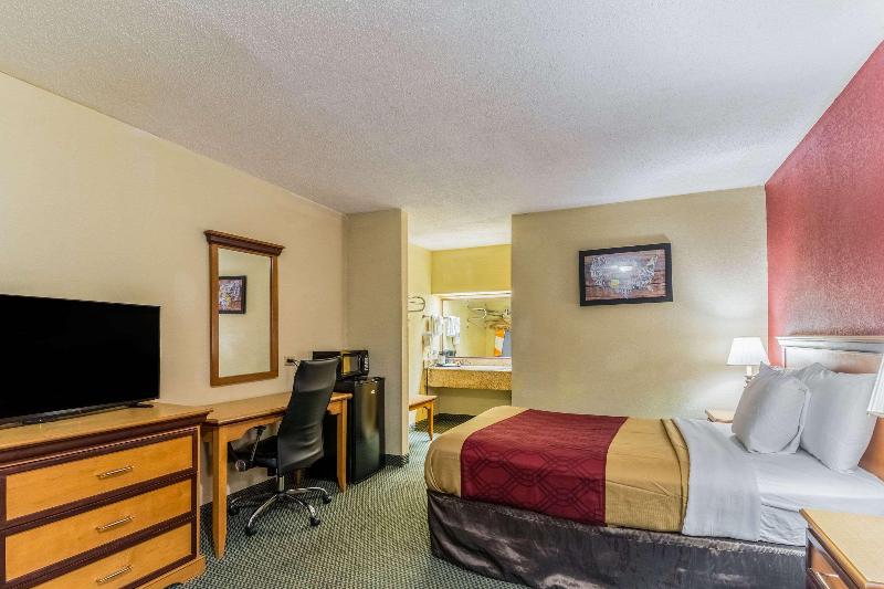 Econo Lodge Whiteville image