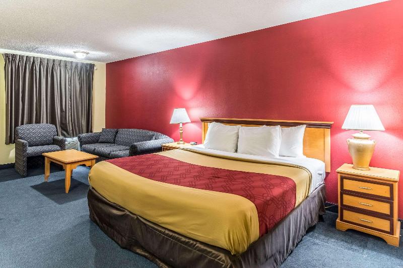 Econo Lodge Whiteville image