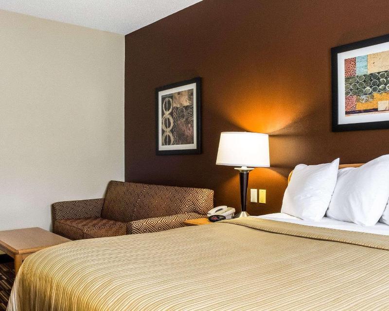 Quality Suites Near West Acres — photo 20