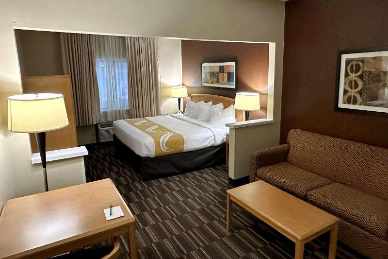 Quality Suites Near West Acres — photo 48