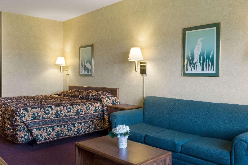 Rodeway Inn Wahpeton image 9