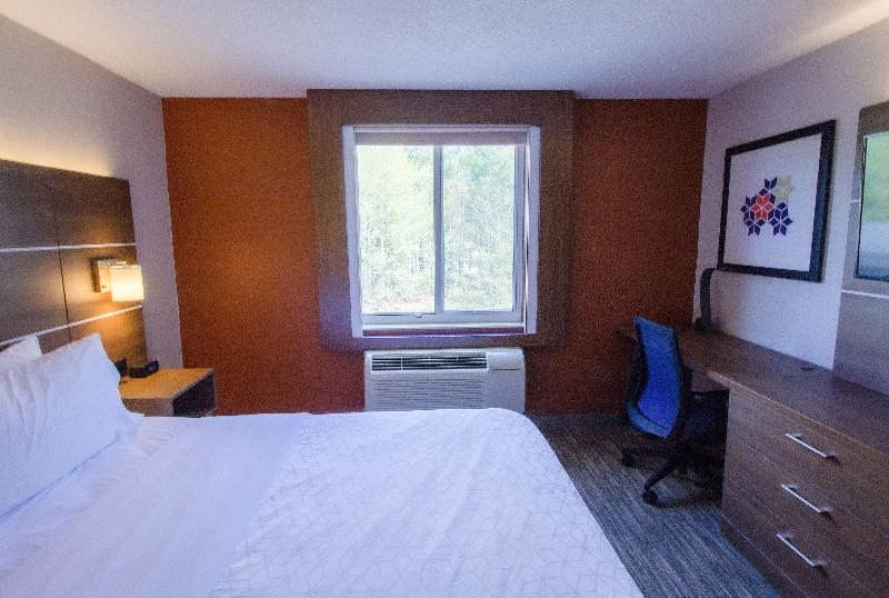 Holiday Inn Express Lincoln East White Mountains image