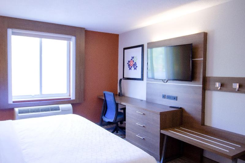 Holiday Inn Express Lincoln East White Mountains image