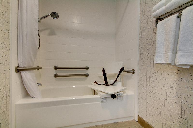 Holiday Inn Express Lincoln East White Mountains image