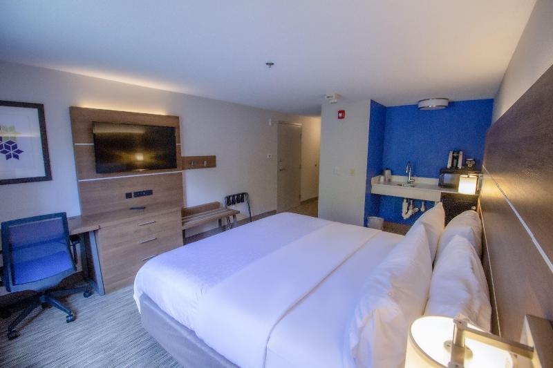 Holiday Inn Express Lincoln East White Mountains image