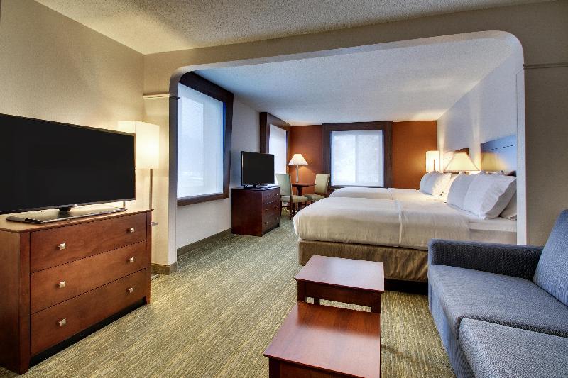 Holiday Inn Express and Suites Lincoln East - Whit