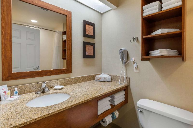 Comfort Inn & Suites North Conway image