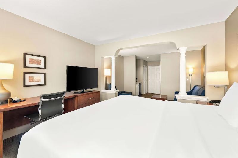 Comfort Inn & Suites North Conway image
