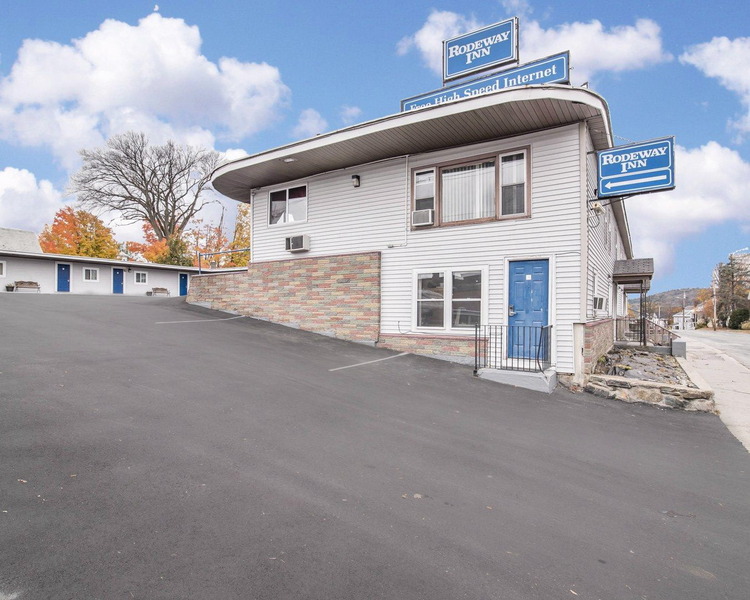 Rodeway Inn Claremont I-91 image