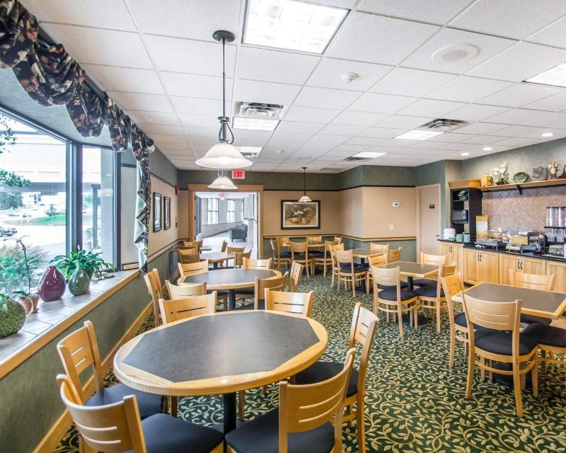 Quality Inn Geneseo Area image