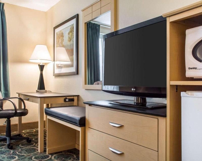 Quality Inn Geneseo Area image