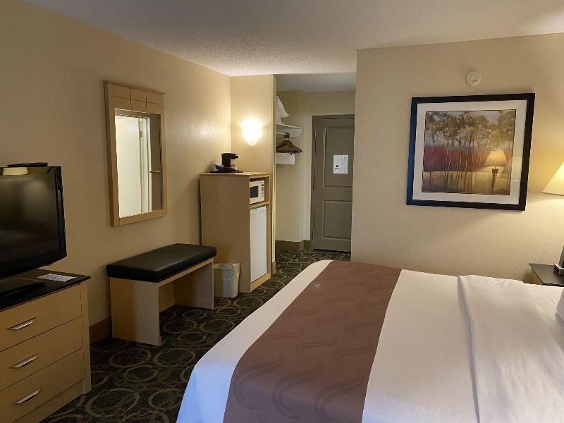 Quality Inn Geneseo Area image