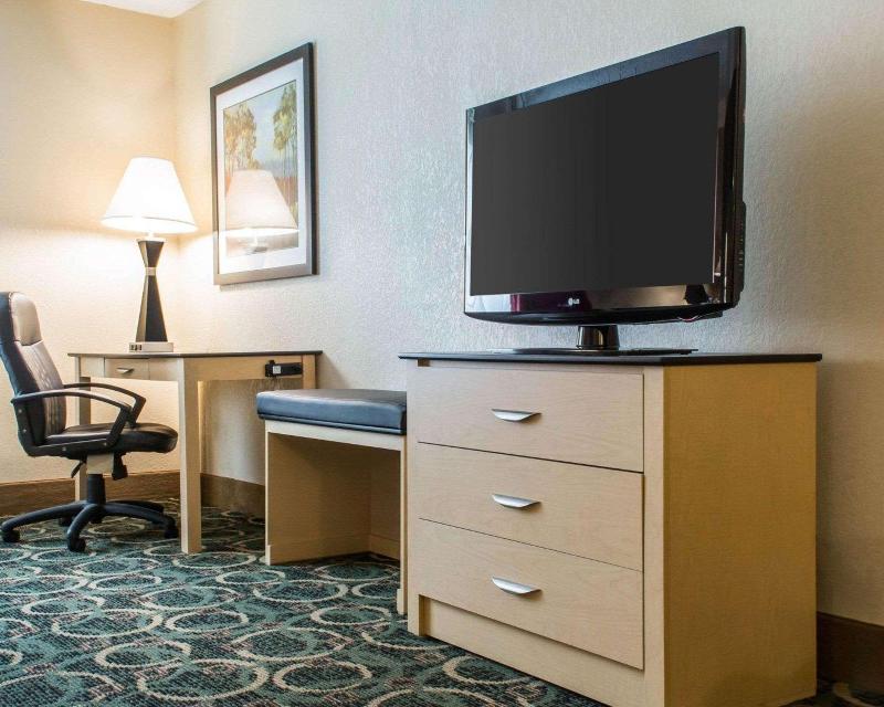 Quality Inn Geneseo Area image