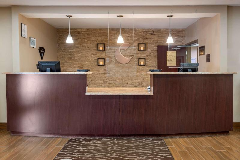 Comfort Inn & Suites Farmington - Victor image