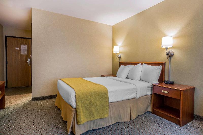 Quality Inn Hyde Park - Poughkeepsie North image
