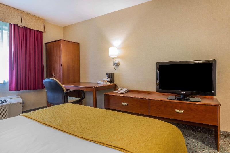 Quality Inn Hyde Park - Poughkeepsie North image