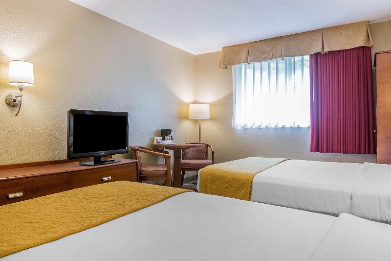 Quality Inn Hyde Park - Poughkeepsie North image