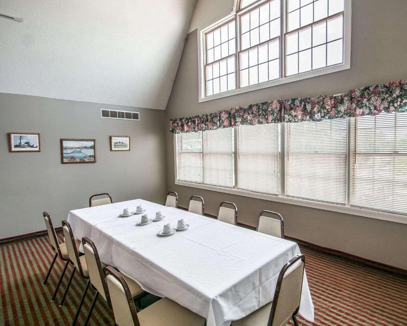 Rodeway Inn Lakeville image