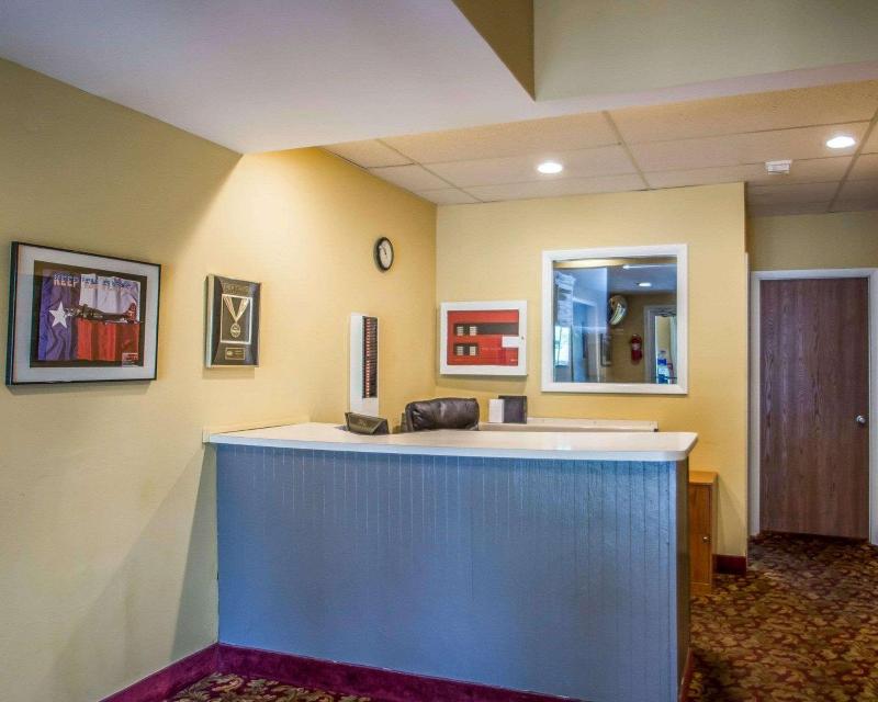 Rodeway Inn Lakeville image