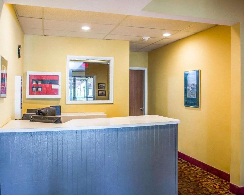 Rodeway Inn Lakeville image