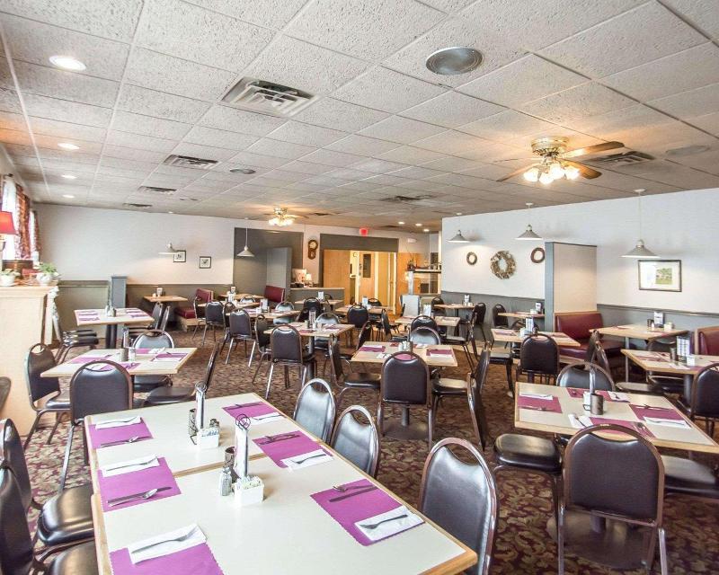 Rodeway Inn Lakeville image 6
