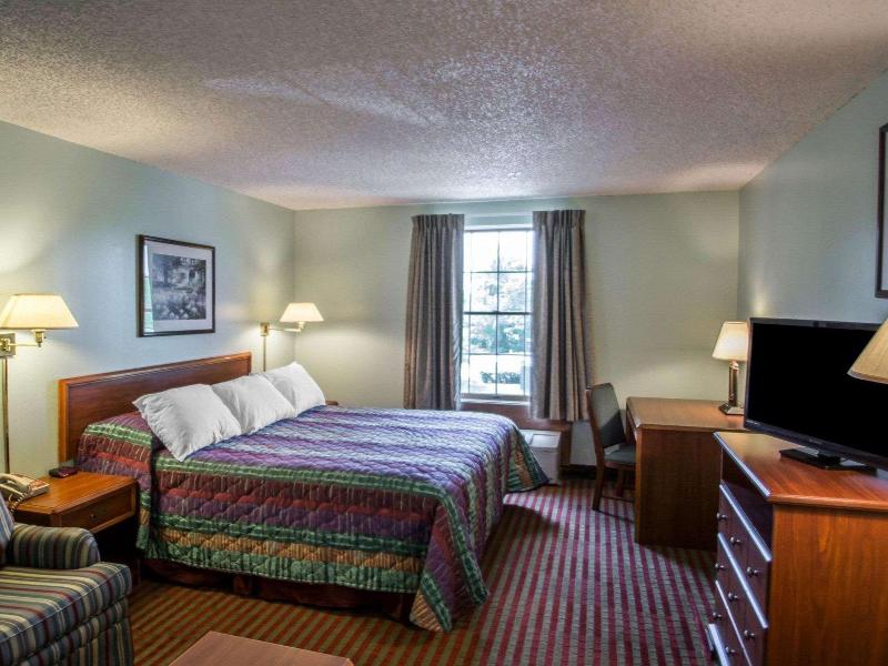 Rodeway Inn Lakeville image