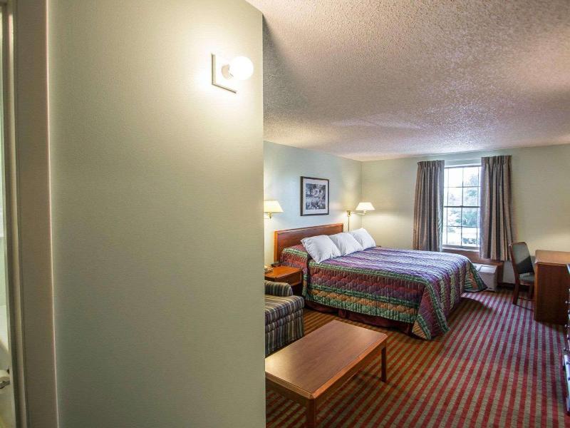 Rodeway Inn Lakeville image