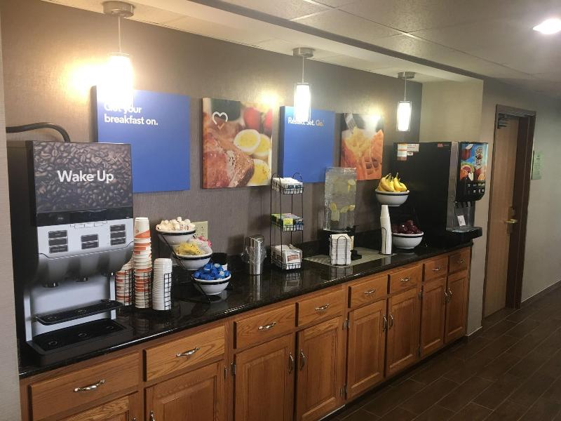 Comfort Inn Millersburg image