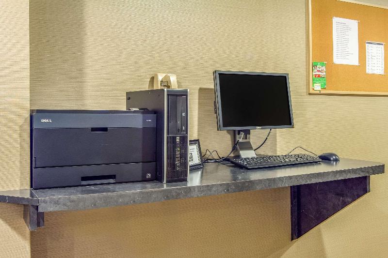 Comfort Inn Millersburg image
