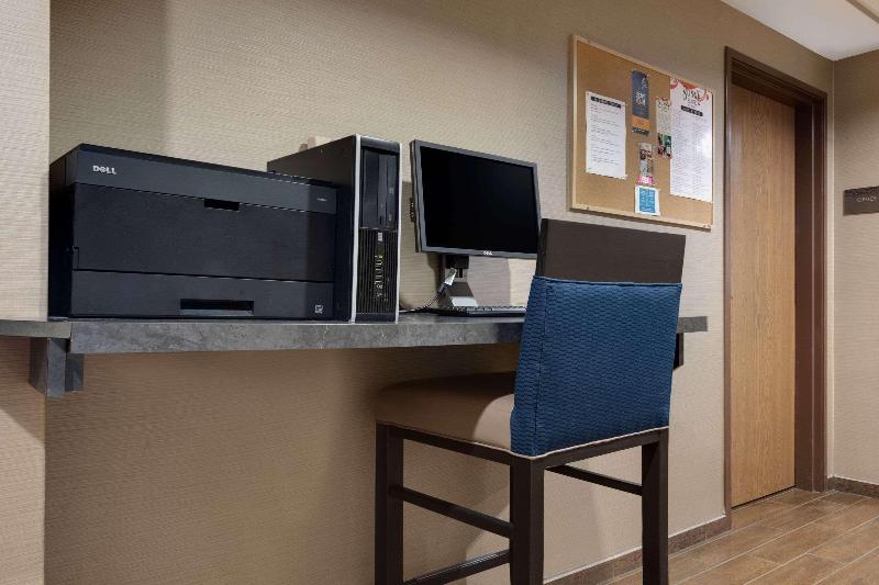 Comfort Inn Millersburg image