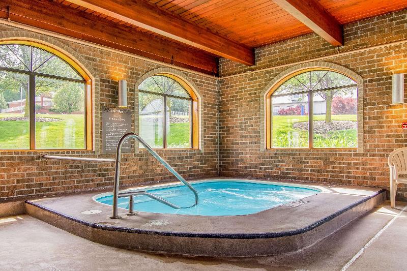 Comfort Inn Millersburg image