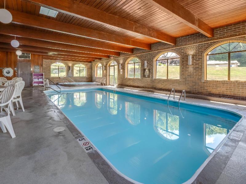 Comfort Inn Millersburg image