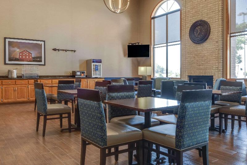 Comfort Inn Millersburg image