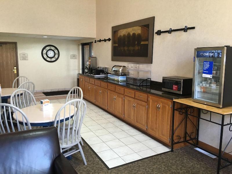 Comfort Inn Millersburg image