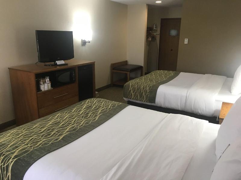 Comfort Inn Millersburg image