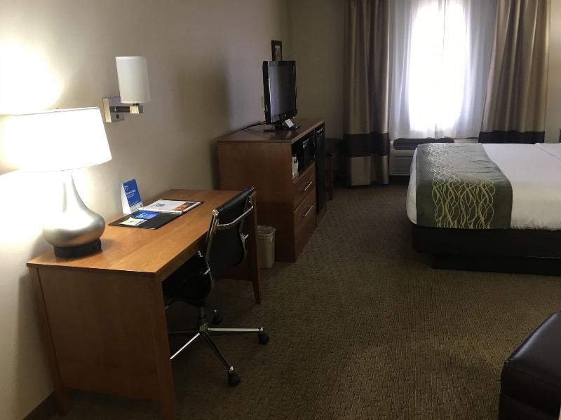 Comfort Inn Millersburg image