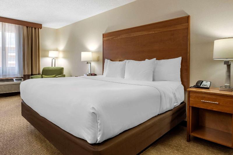 Comfort Inn Millersburg image