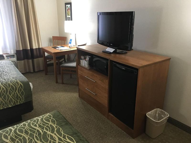 Comfort Inn Millersburg image
