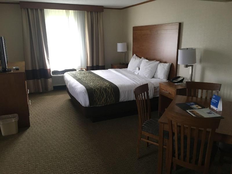 Comfort Inn Millersburg image