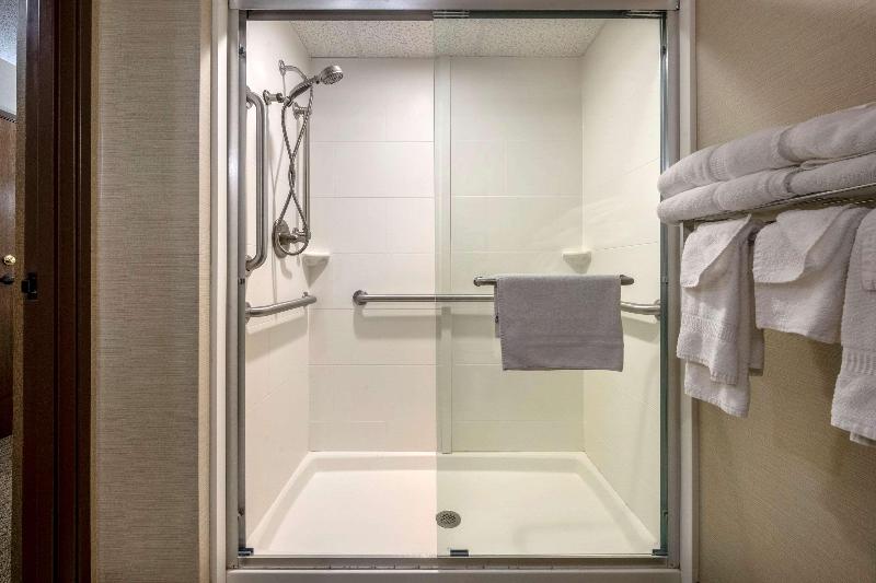 Comfort Inn Millersburg image